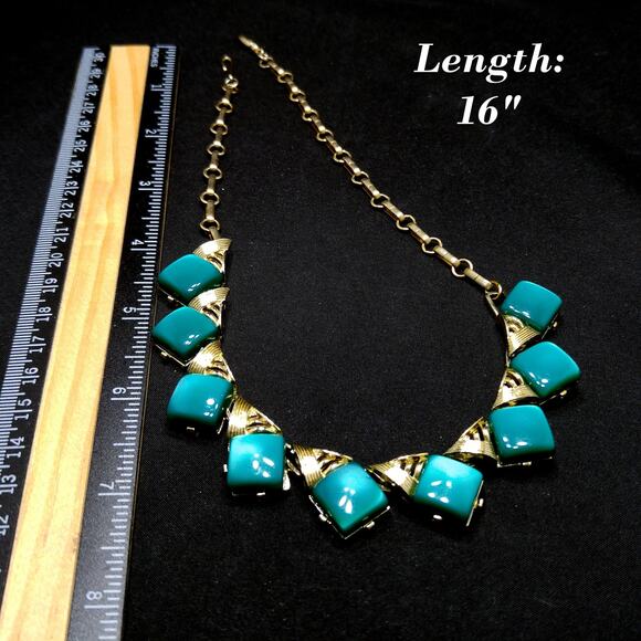 Vintage 1950s Coro Green Lucite Moonglow Choker Necklace - Picture 6 of 10